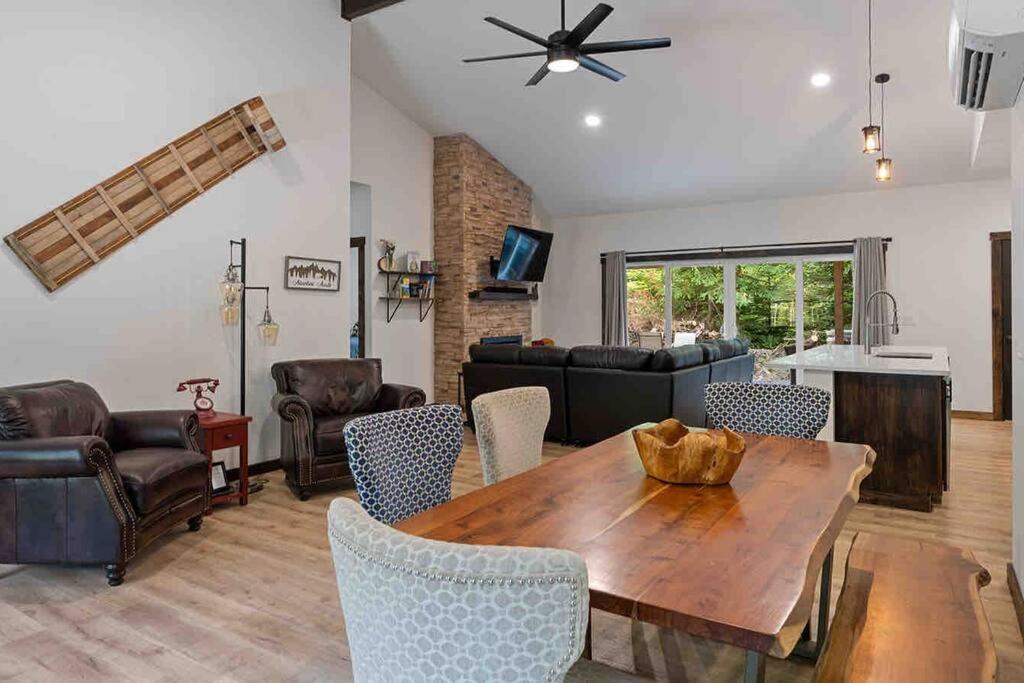 Luxe Mt. Rainier Lodge W/ Hot Tub-Ac-Game Room Ashford Εξωτερικό φωτογραφία